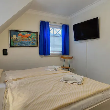 Les Belles, Haus Davide, Fw Mondain, Whg 10 *